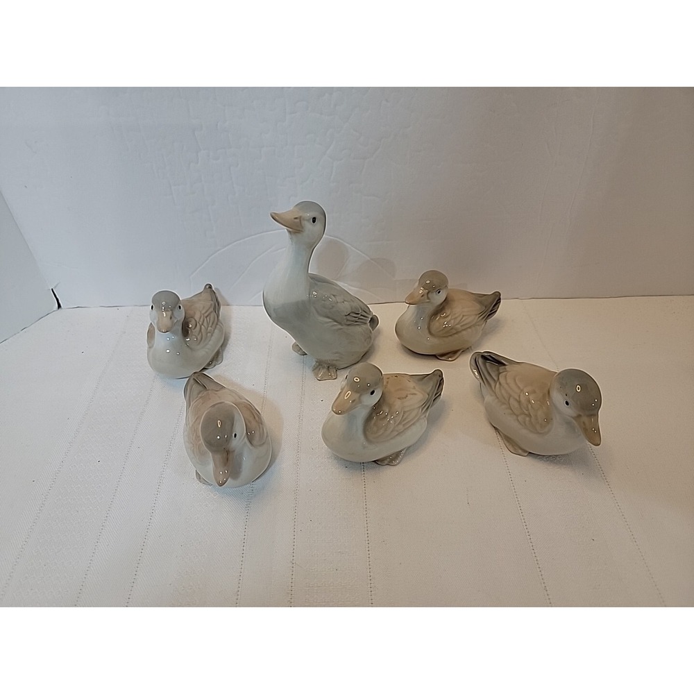 Vintage Homco Japan Porcelain Duck and Goslings Family Bird Figurines 2"